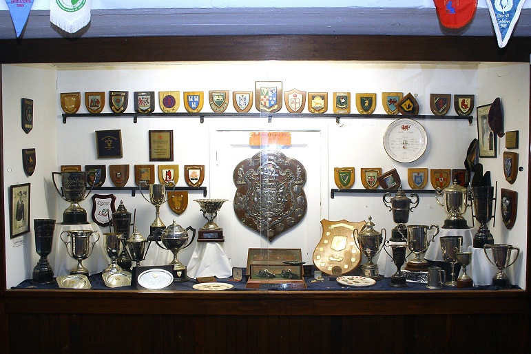 cl_hart_rugby_museum_trophy_cabinet (2)