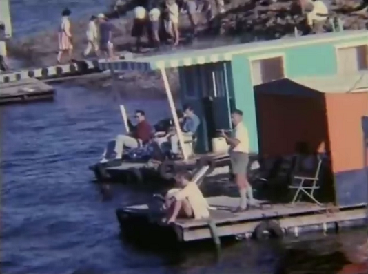 cl_wat_nce_houseboat.PNG