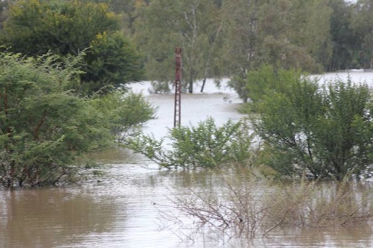 dam_lake_lakeside_flood_pylon